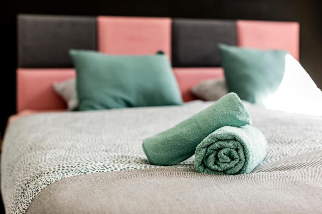 Cooltour Aparthotel Познан Екстериор снимка