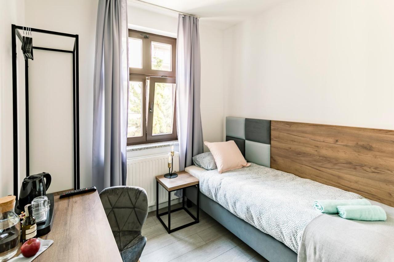 Cooltour Aparthotel Познан Екстериор снимка