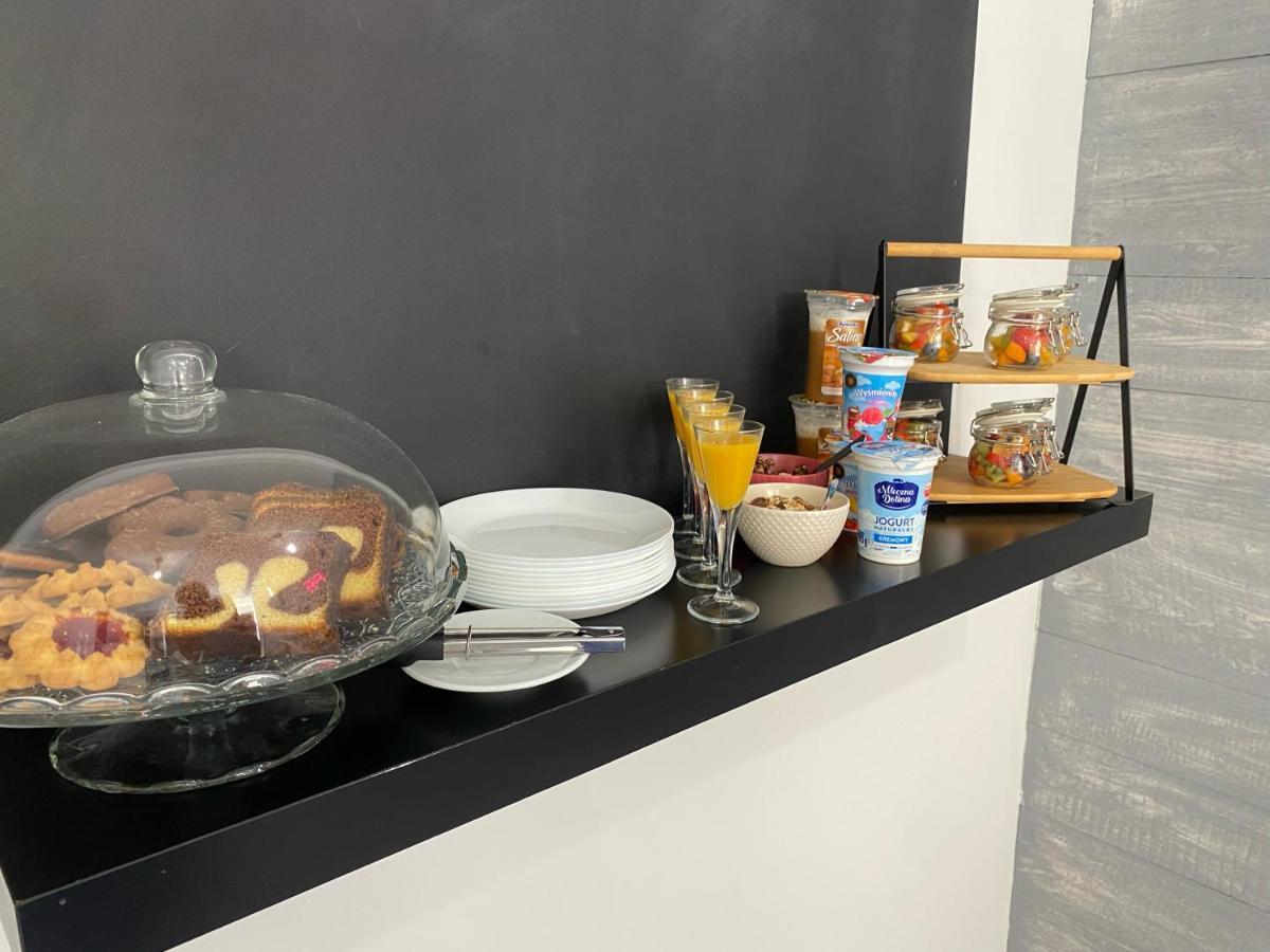 Cooltour Aparthotel Познан Екстериор снимка