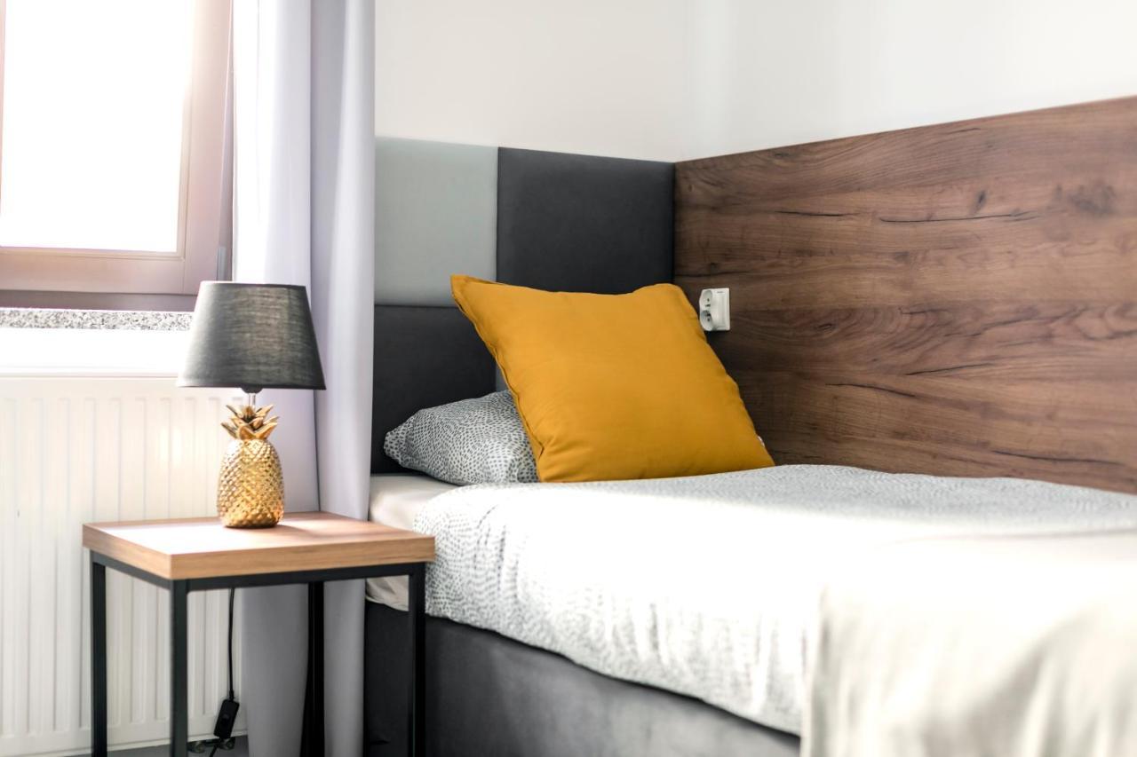 Cooltour Aparthotel Познан Екстериор снимка