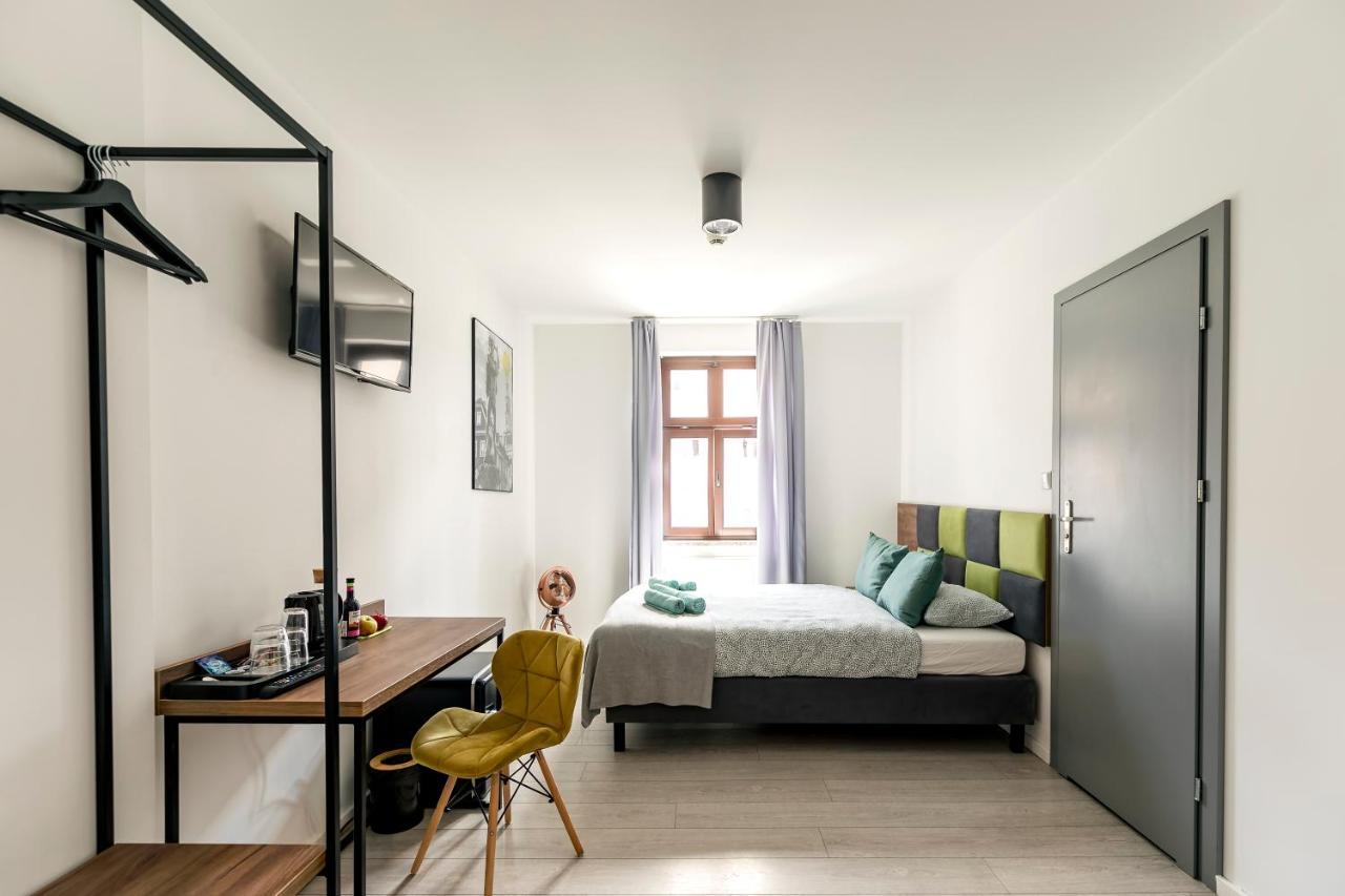 Cooltour Aparthotel Познан Екстериор снимка